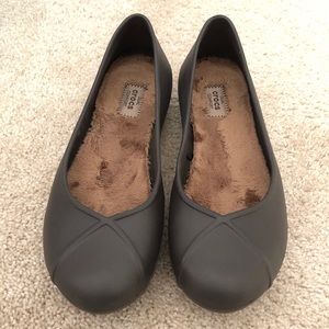 NEW Women’s CROCS flats in size 8 W. Never worn